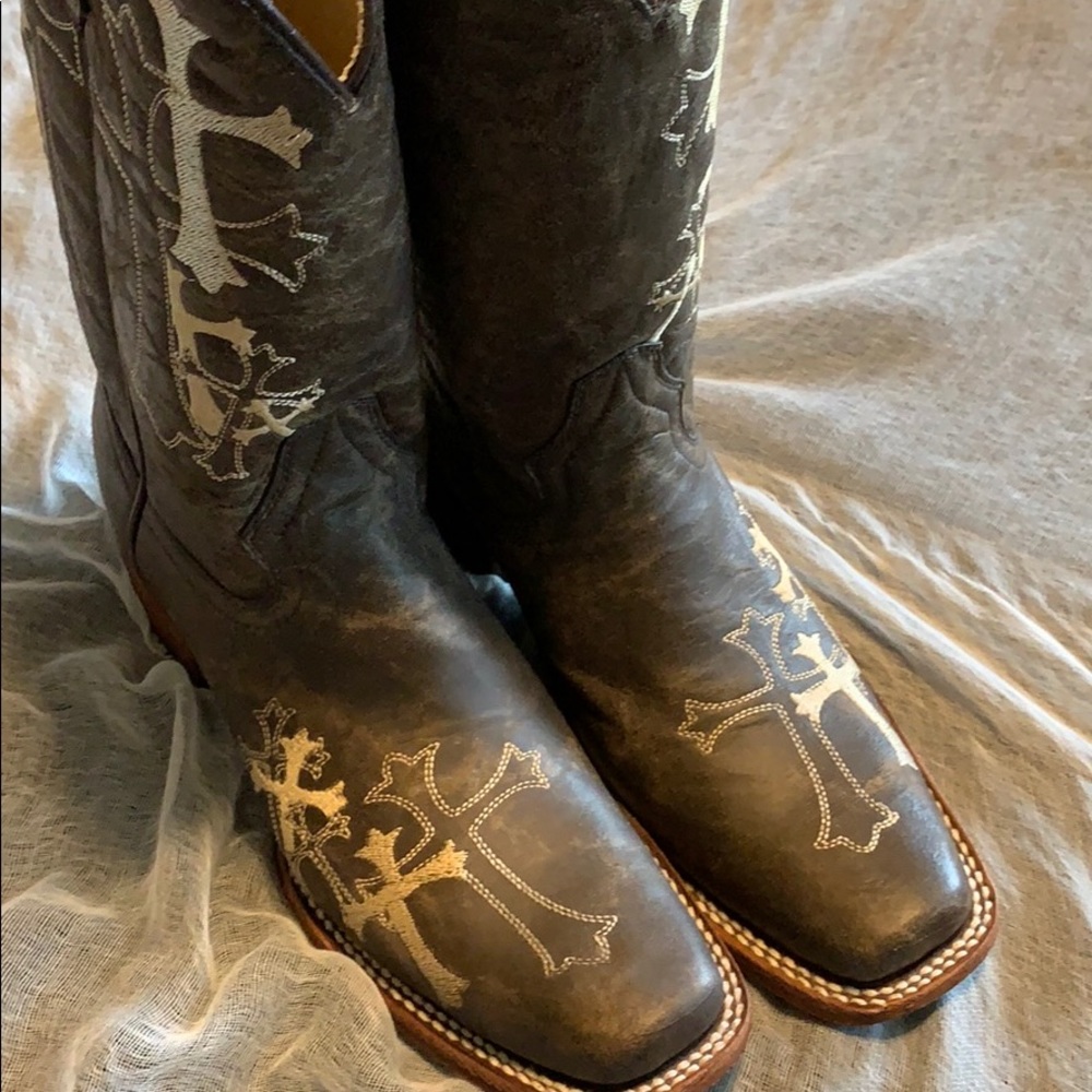 BRAND NEW!! Women’s Size 8 Boots